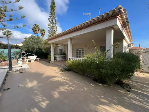 3-bedroom Villa In Orihuela Costa, Spain (130 M²)