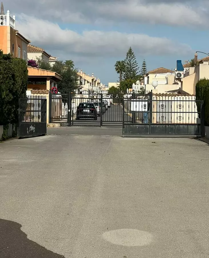 3-bedroom Villa In Orihuela Costa, Spain (130 M²)