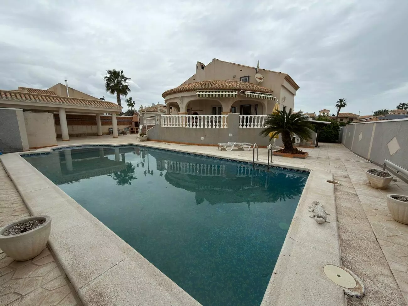 5-bedroom Villa In Orihuela Costa, Spain (130 M²)
