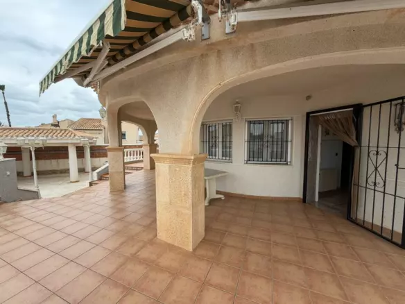 5-bedroom Villa In Orihuela Costa, Spain (130 M²)