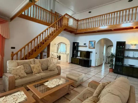 5-bedroom Villa In Orihuela Costa, Spain (130 M²)