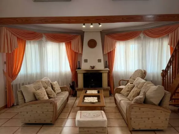 5-bedroom Villa In Orihuela Costa, Spain (130 M²)