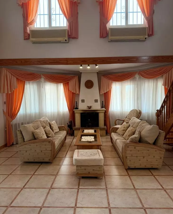 5-bedroom Villa In Orihuela Costa, Spain (130 M²)