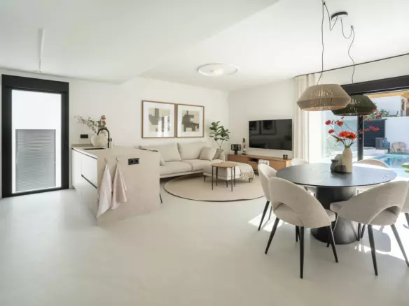 4-bedroom Villa In Rojales, Spain (203 M²)