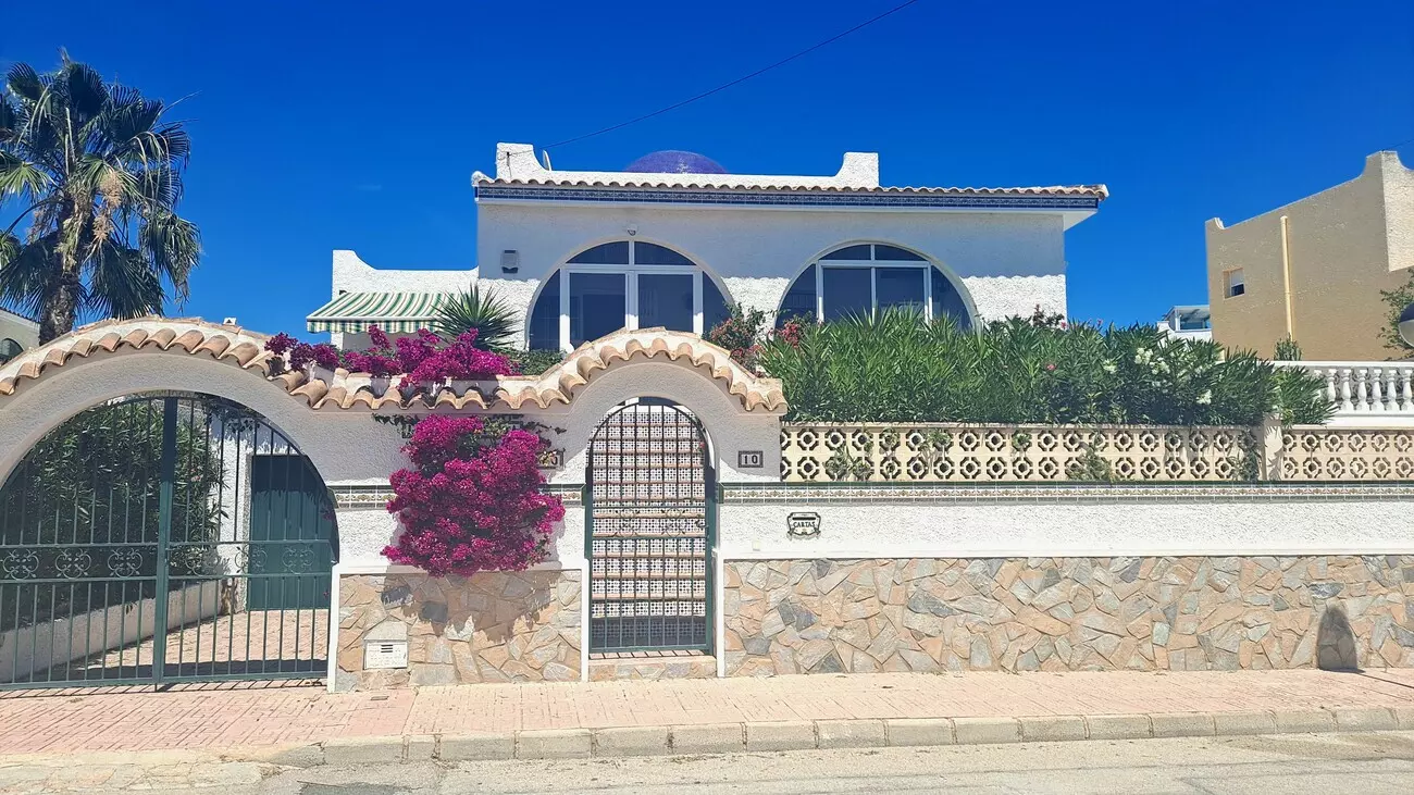 3-bedroom Villa In Orihuela Costa, Spain (173 M²)
