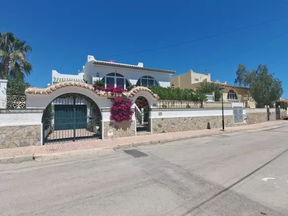 3-bedroom Villa In Orihuela Costa, Spain (173 M²)