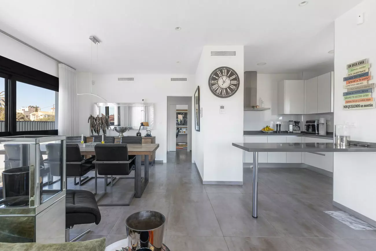 4-bedroom Villa In Torrevieja, Spain