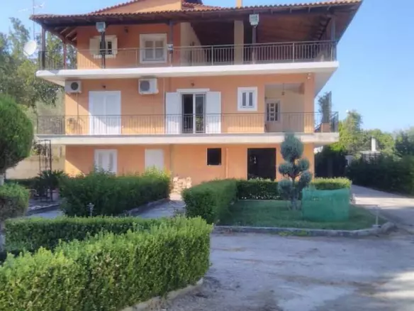 6-bedroom Detached House In Com. Malakasa, Greece (370 M²)