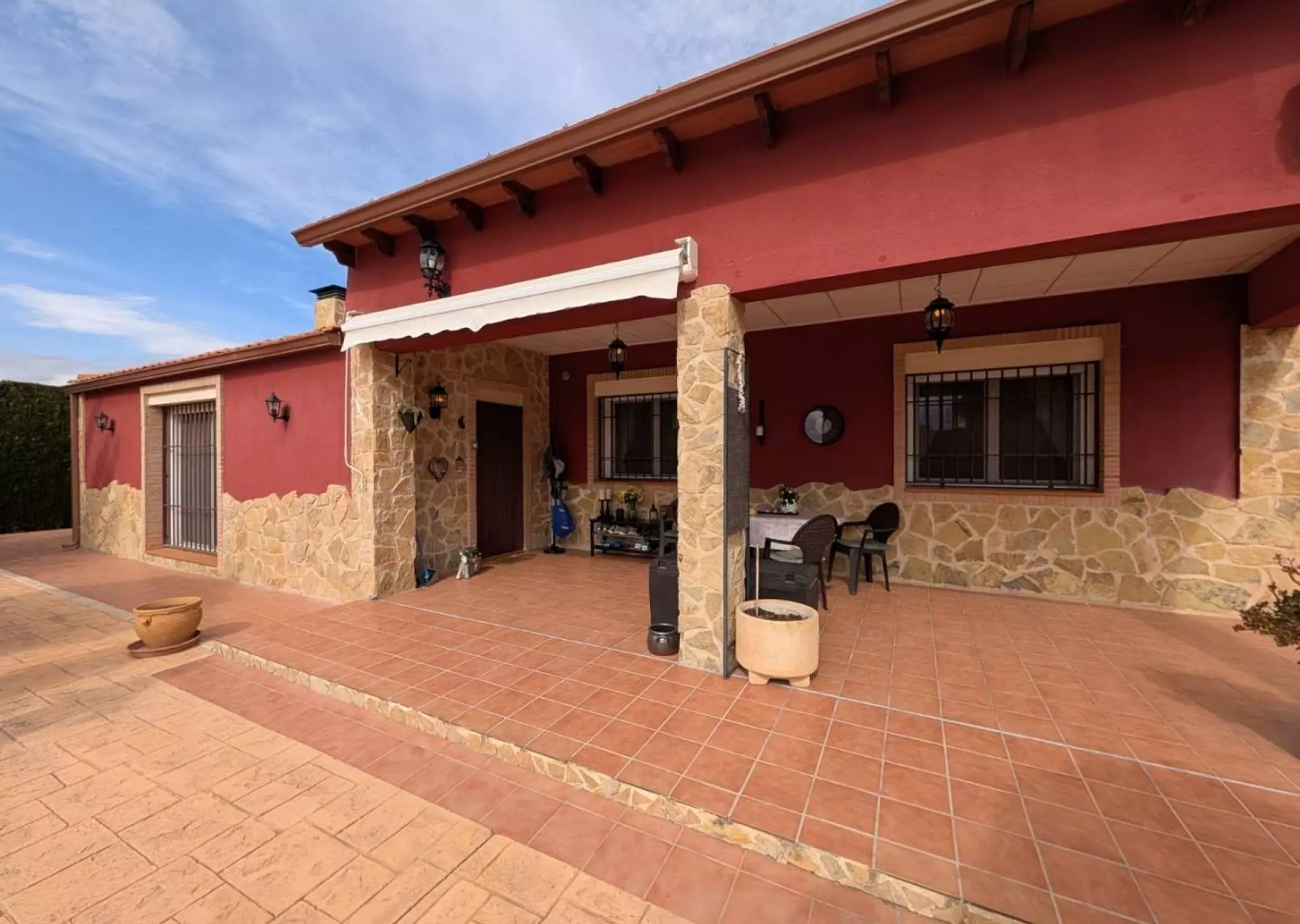 4-bedroom Finca In Sax, Spain (192 M²)