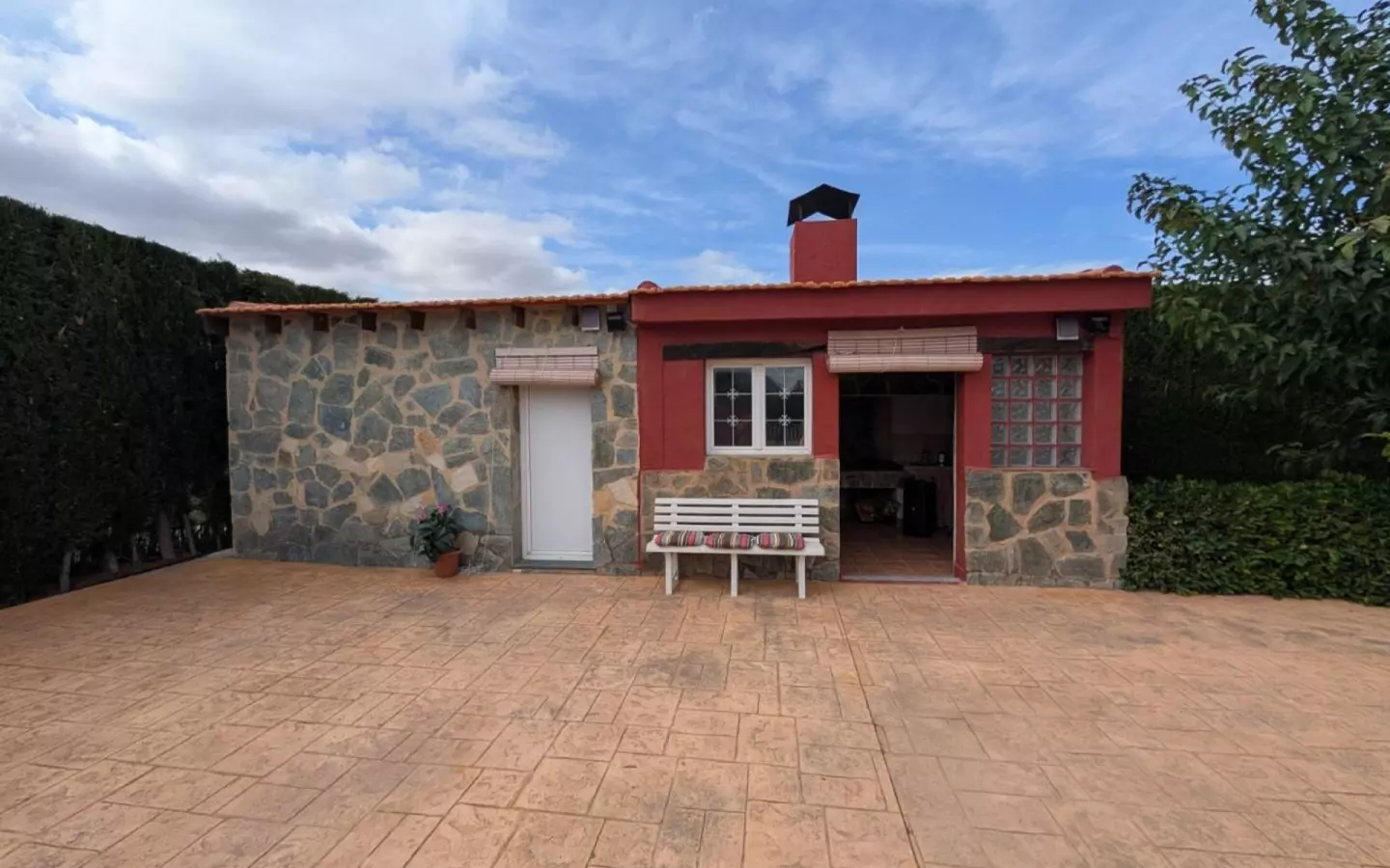 4-bedroom Finca In Sax, Spain (192 M²)