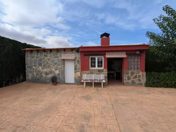 4-bedroom Finca In Sax, Spain (192 M²)
