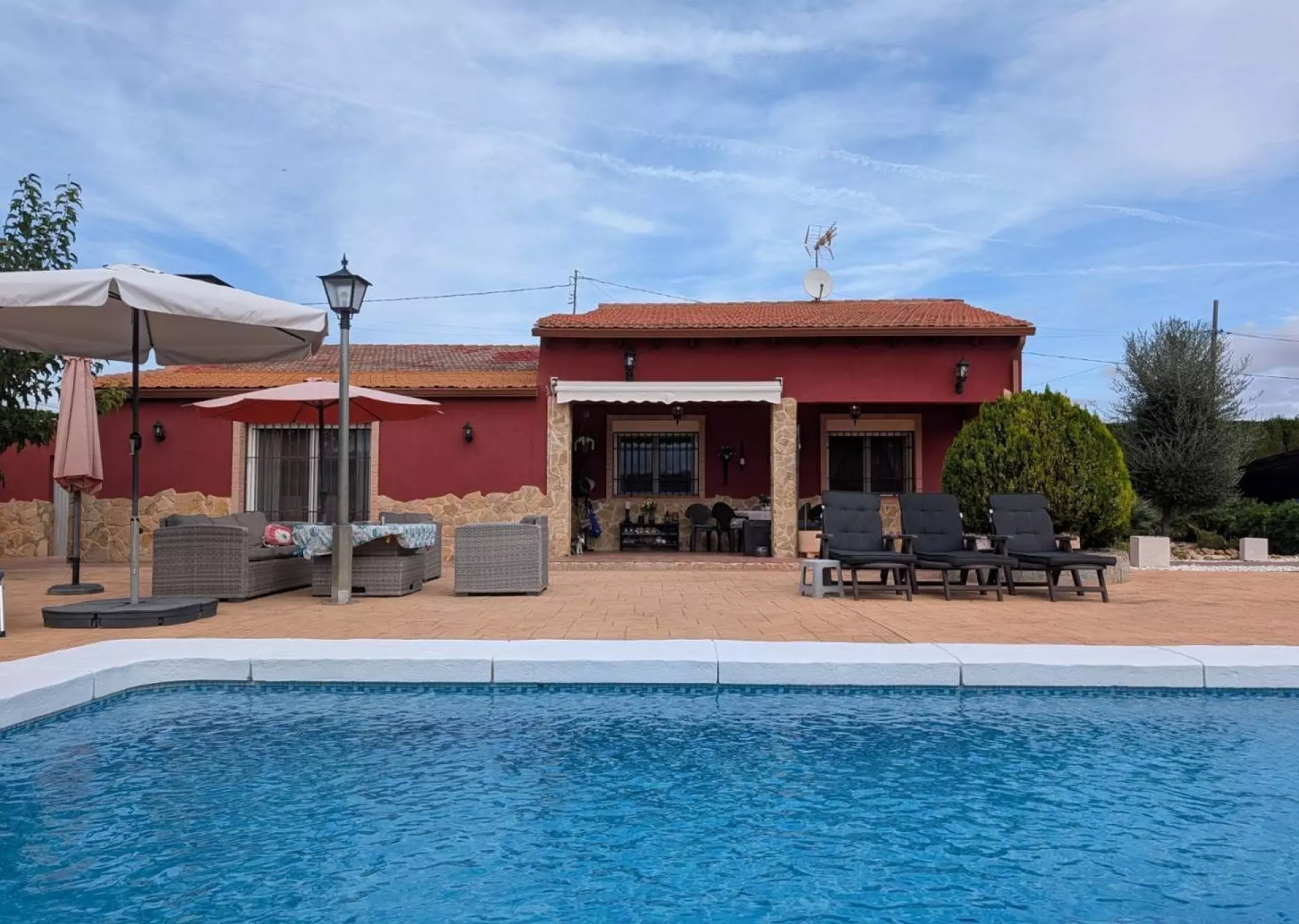 4-bedroom Finca In Sax, Spain (192 M²)