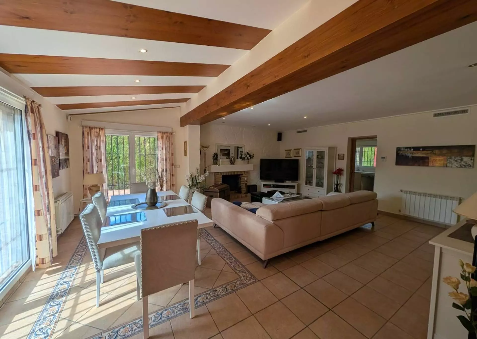 4-bedroom Finca In Sax, Spain (192 M²)