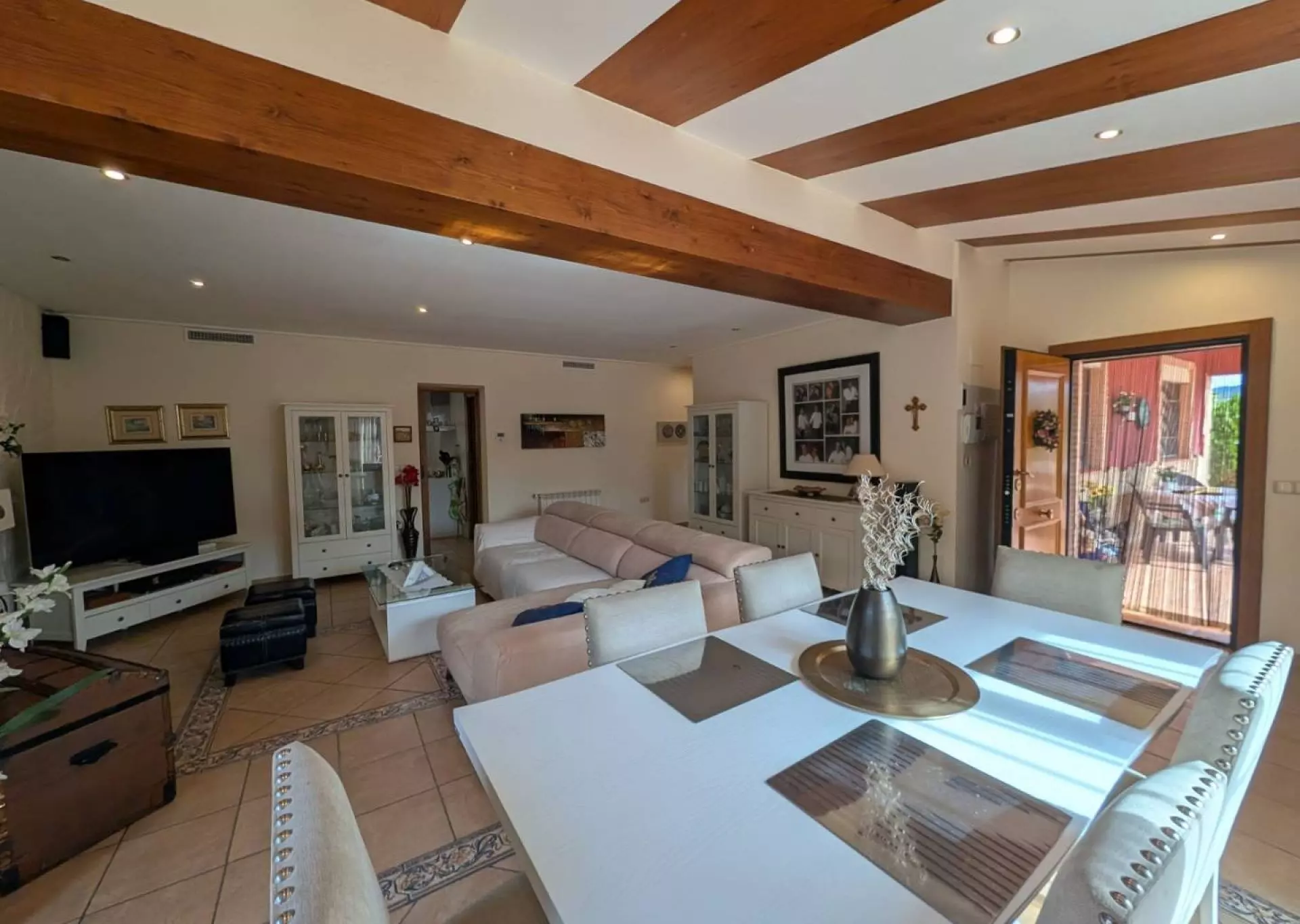 4-bedroom Finca In Sax, Spain (192 M²)
