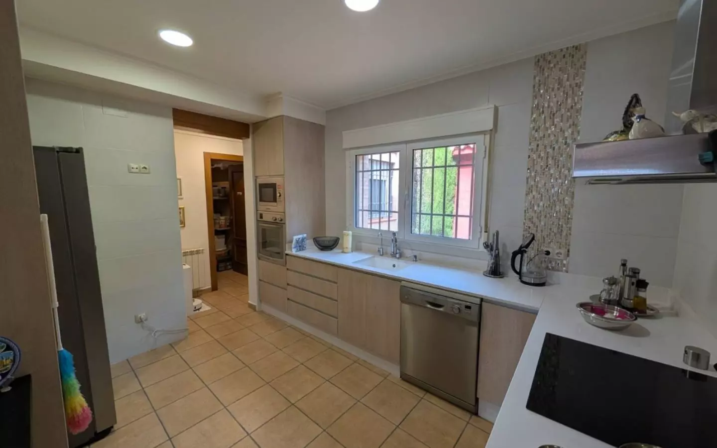4-bedroom Finca In Sax, Spain (192 M²)