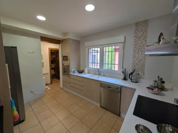 4-bedroom Finca In Sax, Spain (192 M²)