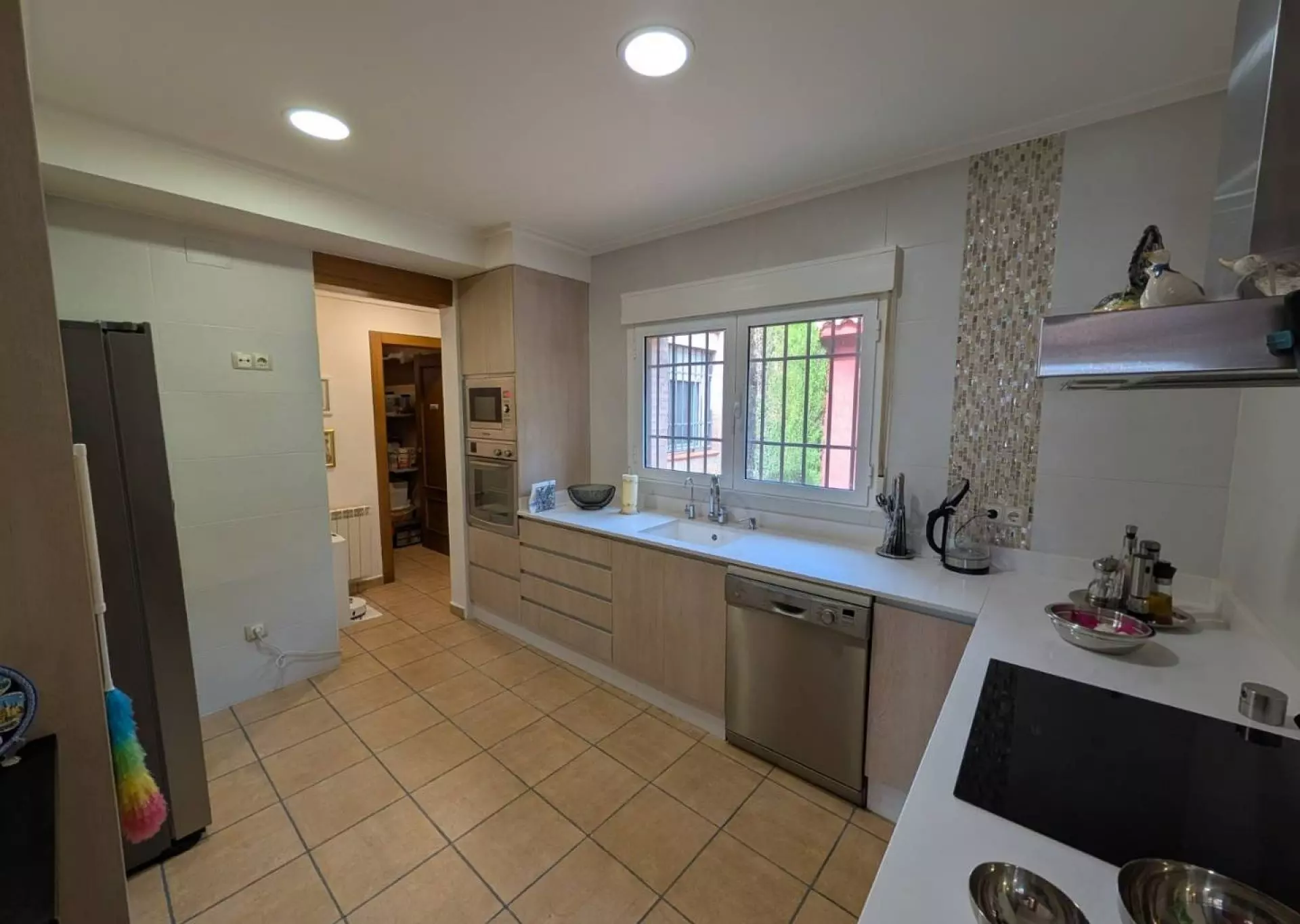 4-bedroom Finca In Sax, Spain (192 M²)
