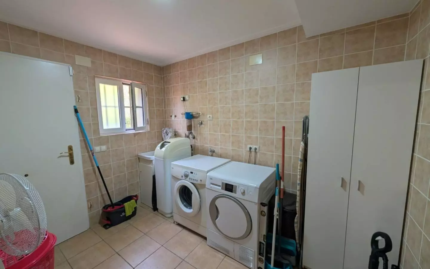 4-bedroom Finca In Sax, Spain (192 M²)