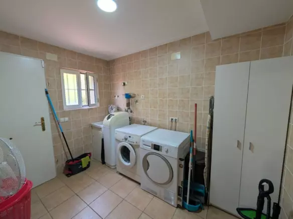 4-bedroom Finca In Sax, Spain (192 M²)