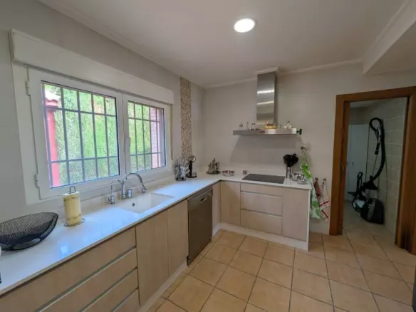 4-bedroom Finca In Sax, Spain (192 M²)