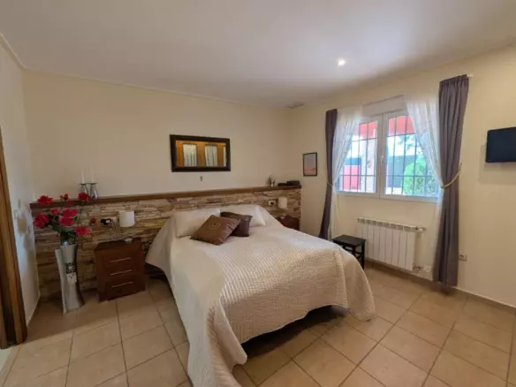 4-bedroom Finca In Sax, Spain (192 M²)