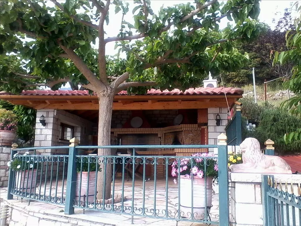 3-bedroom Detached House In Agrinio, Greece (190 M²)