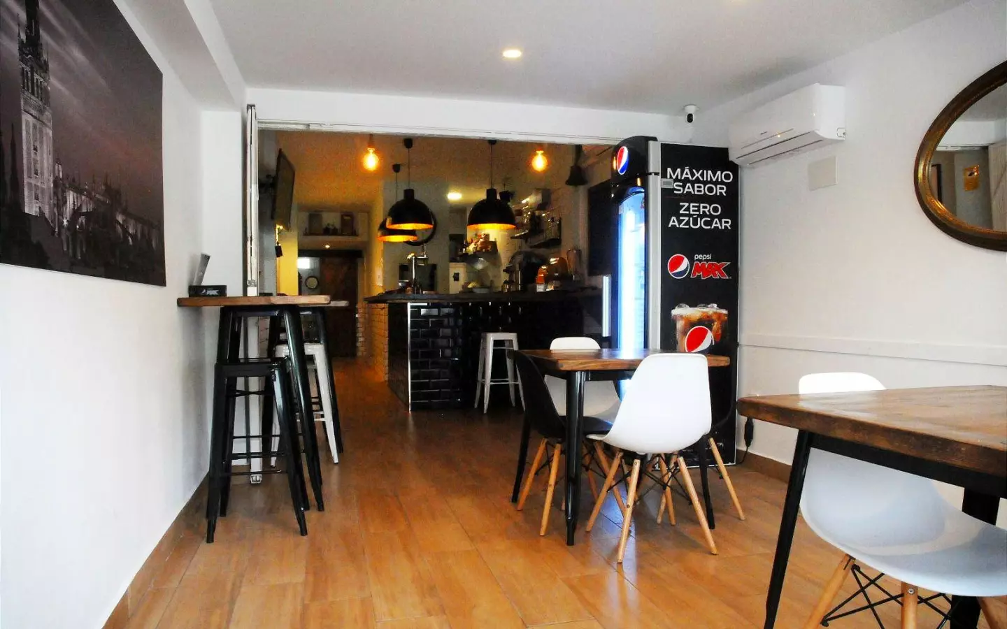 Commercial Unit In Alicante, Spain (60 M²)
