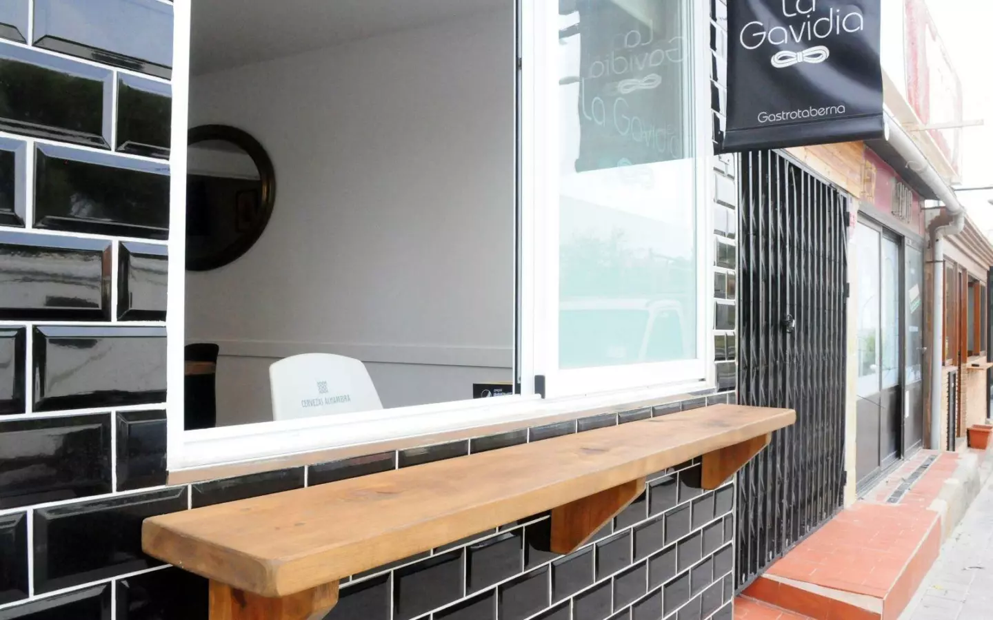 Commercial Unit In Alicante, Spain (60 M²)