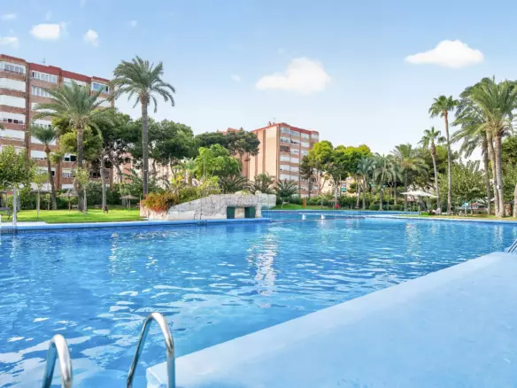 3-bedroom Flat In Alicante, Spain (110 M²)