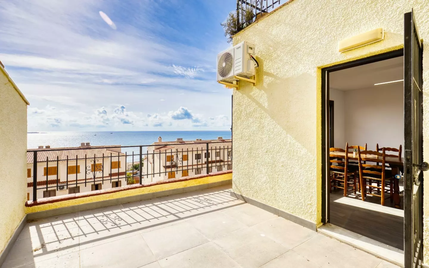 2-bedroom Apartment In Santa Pola, Spain (55 M²)