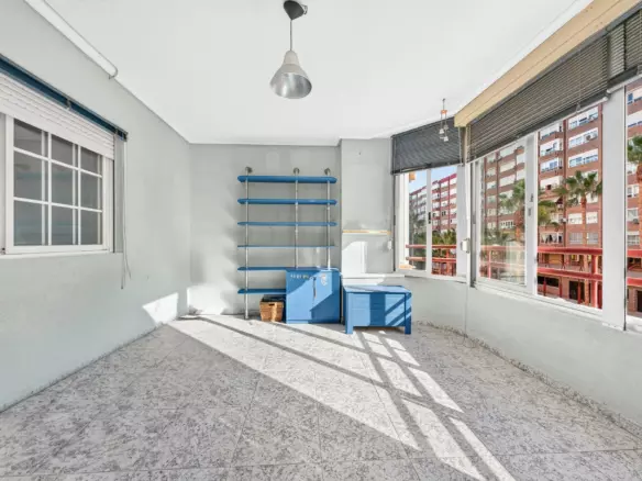 3-bedroom Flat In Alicante, Spain (110 M²)