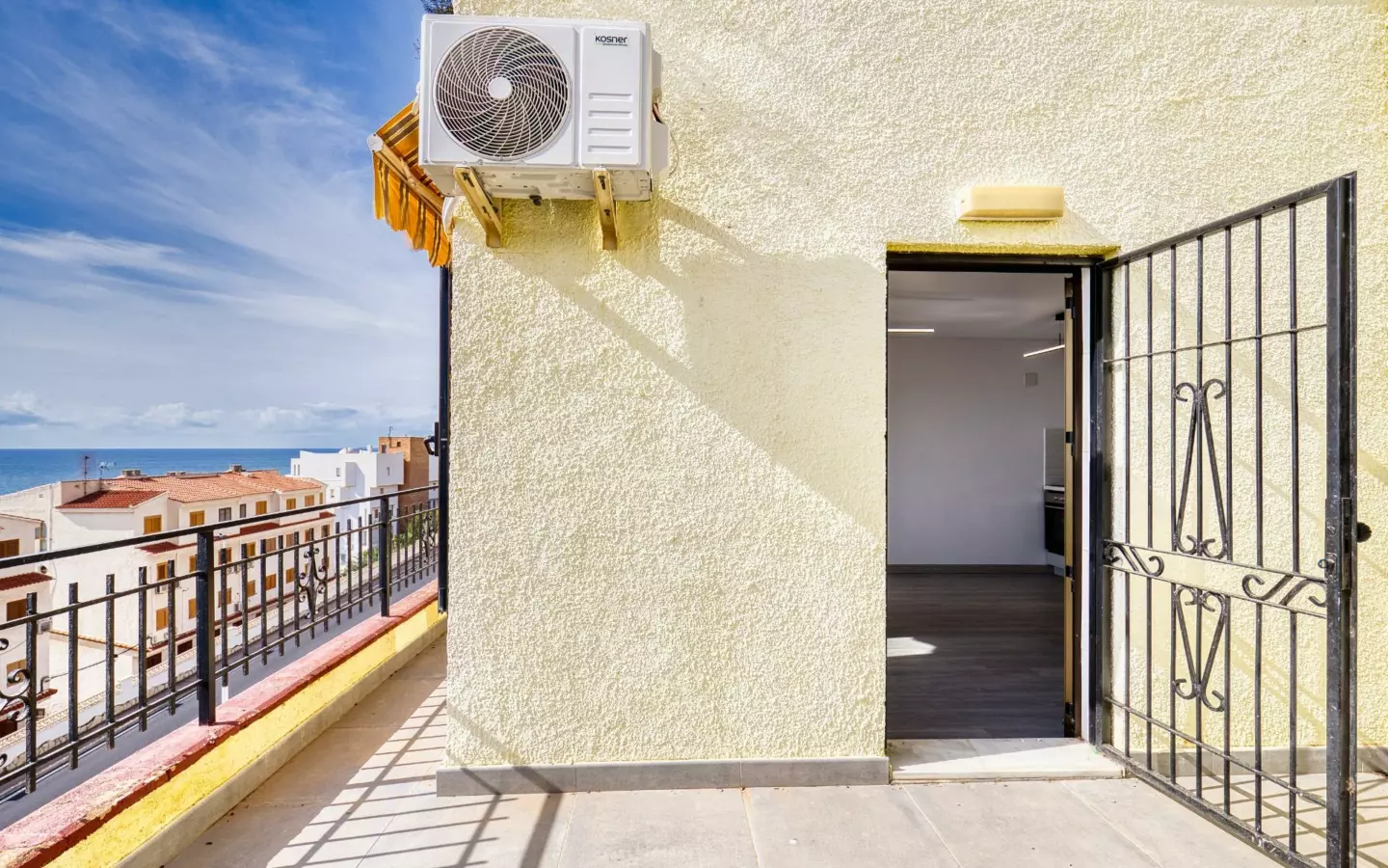 2-bedroom Apartment In Santa Pola, Spain (55 M²)