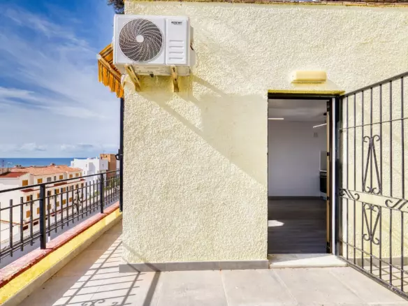 2-bedroom Apartment In Santa Pola, Spain (55 M²)