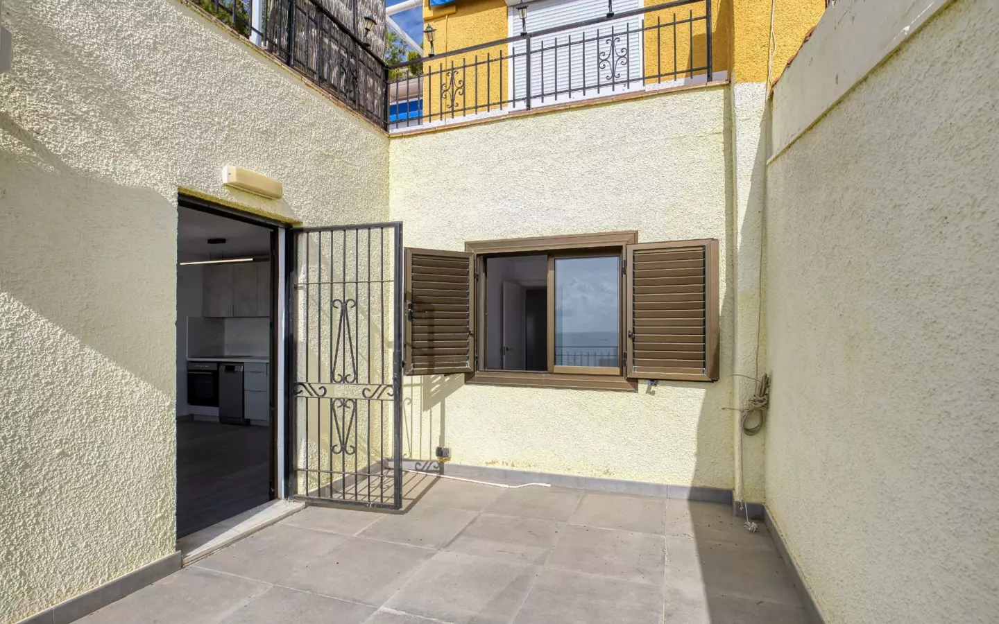 2-bedroom Apartment In Santa Pola, Spain (55 M²)