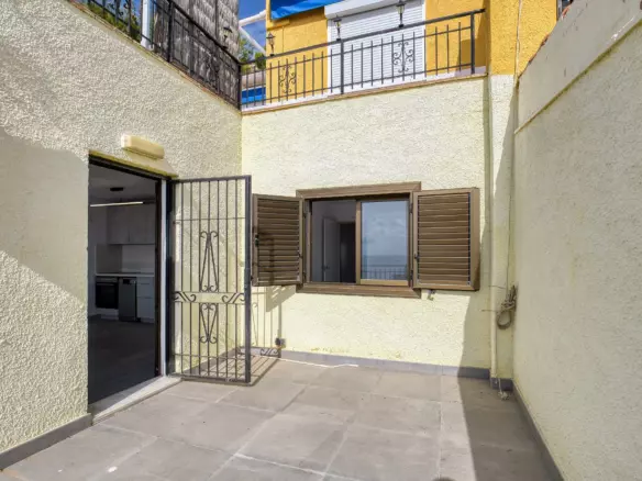 2-bedroom Apartment In Santa Pola, Spain (55 M²)