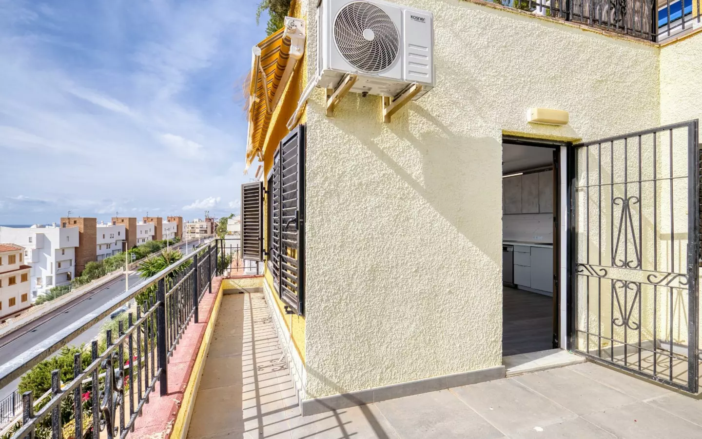 2-bedroom Apartment In Santa Pola, Spain (55 M²)