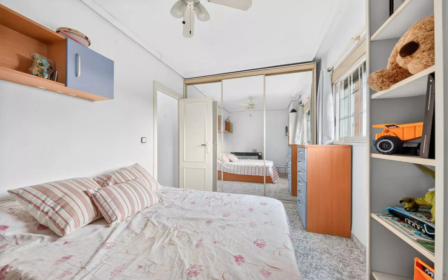 3-bedroom Flat In Alicante, Spain (110 M²)