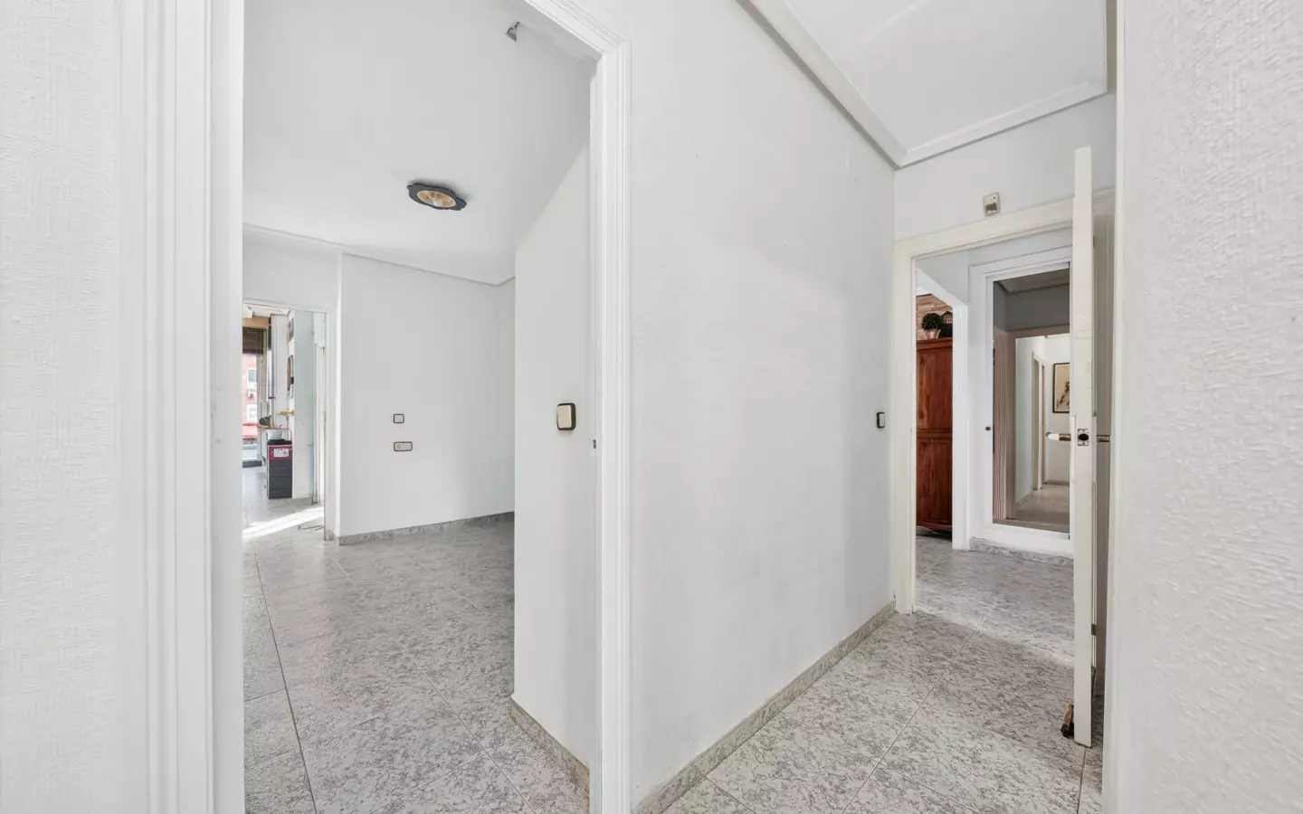 3-bedroom Flat In Alicante, Spain (110 M²)