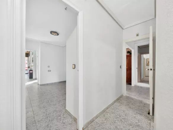 3-bedroom Flat In Alicante, Spain (110 M²)