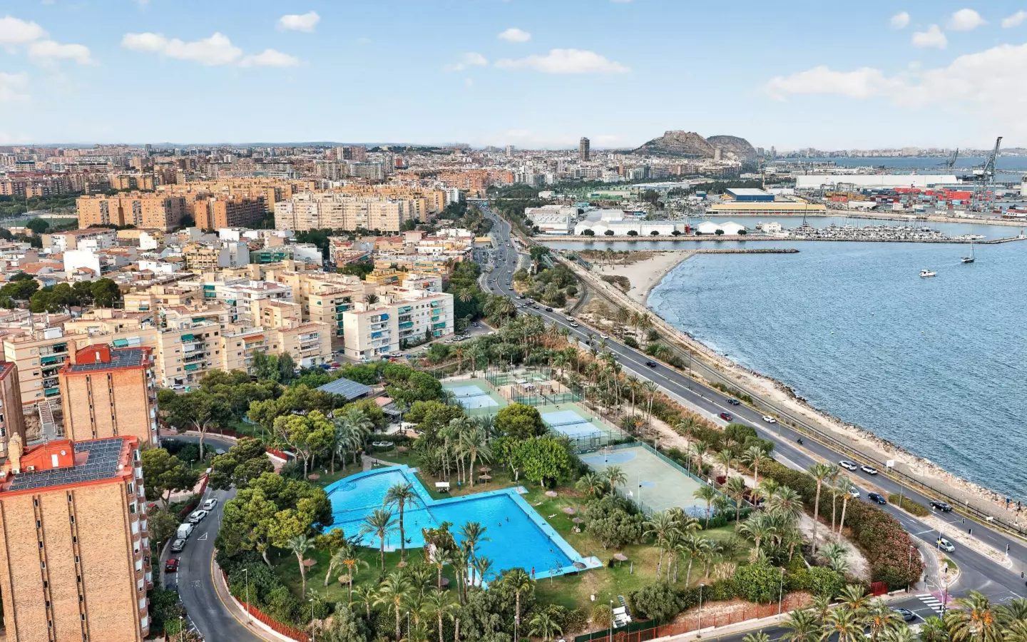 3-bedroom Flat In Alicante, Spain (110 M²)