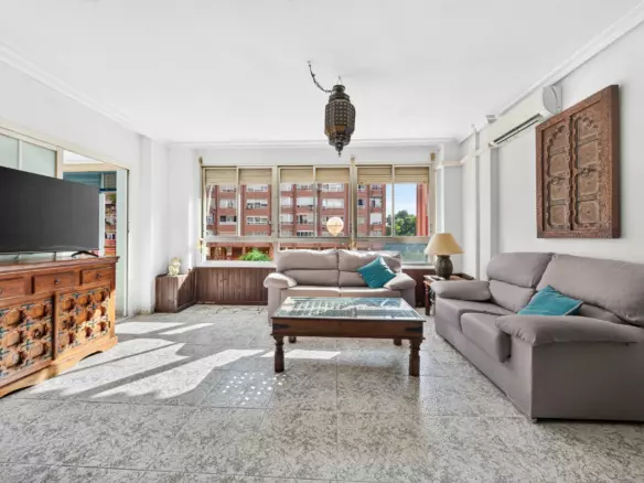 3-bedroom Flat In Alicante, Spain (110 M²)