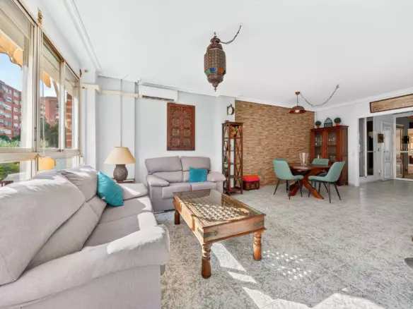 3-bedroom Flat In Alicante, Spain (110 M²)
