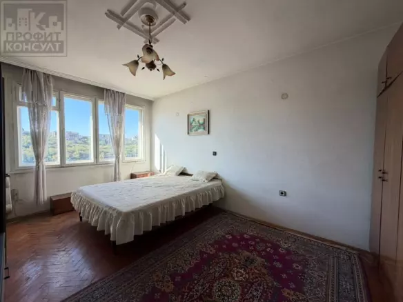Three-bedroom Apartment, 107 Sq.m., On A Quiet Street