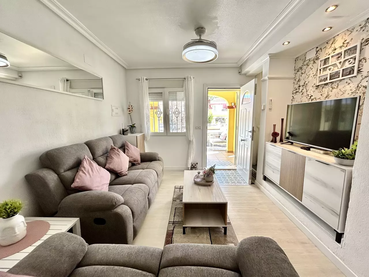 3-bedroom Town House In Cabo Roig, Spain (64 M²)