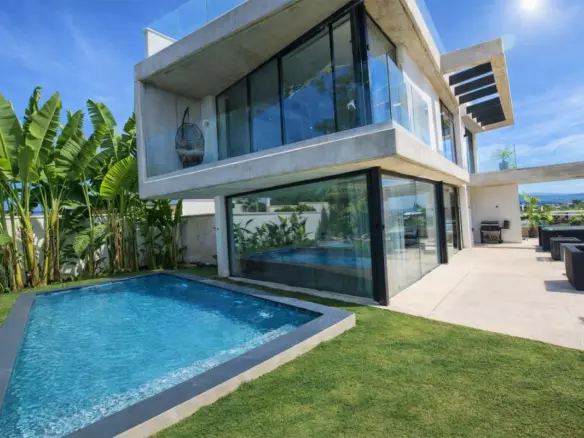 5-bedroom Villa In Marbella, Spain (285 M²)