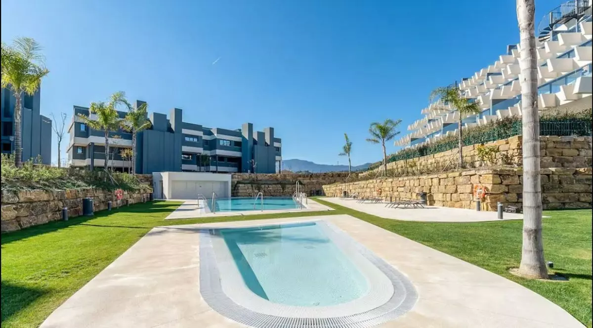 3-bedroom Apartment In Estepona, Spain (120 M²)
