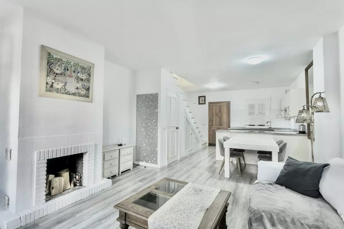 2-bedroom Apartment In Estepona, Spain (84 M²)