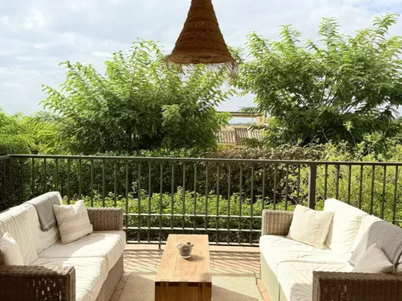 2-bedroom Apartment In Benahavis, Spain (100 M²)