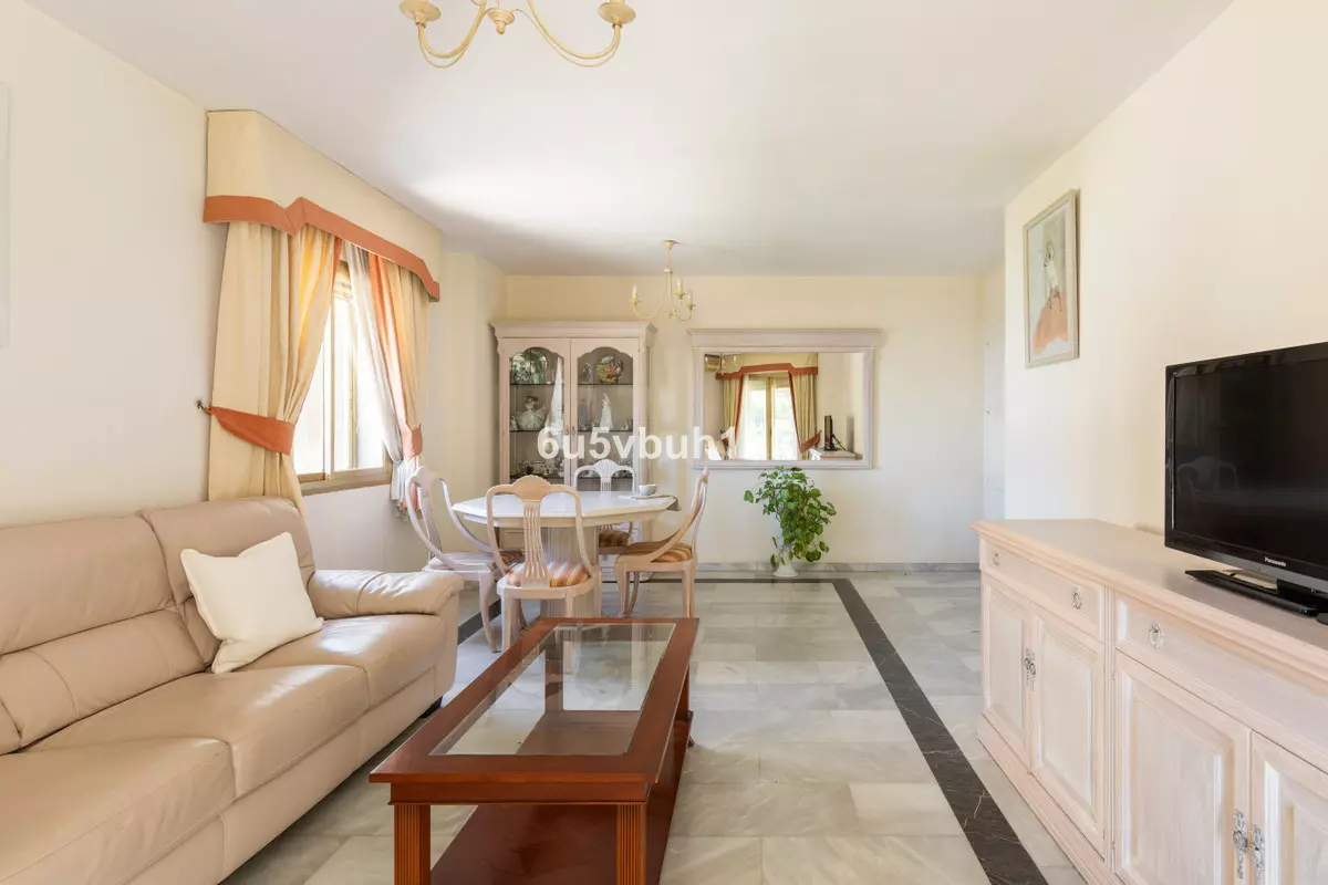 2-bedroom Apartment In Fuengirola, Spain (119 M²)