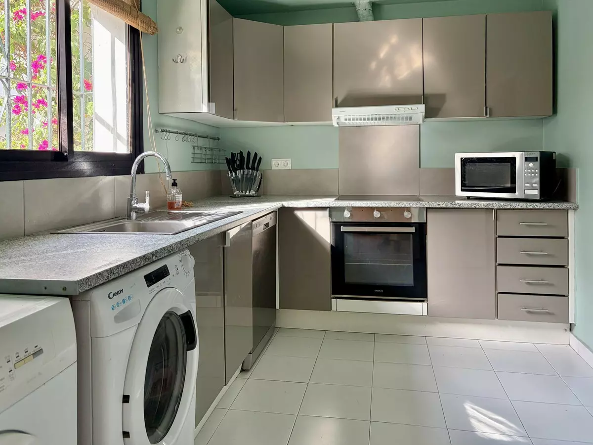 3-bedroom Town House In Marbella, Spain (171 M²)